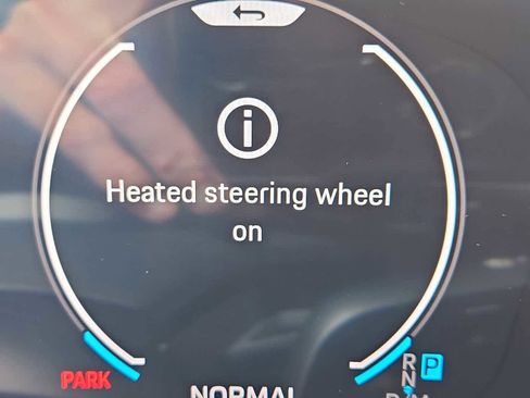 Certified 2025 Porsche Cayenne Coupe image 31