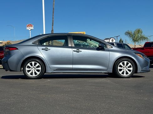 Used 2025 Toyota Corolla LE image 6