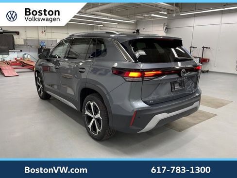 New 2026 Volkswagen Tiguan SE image 2