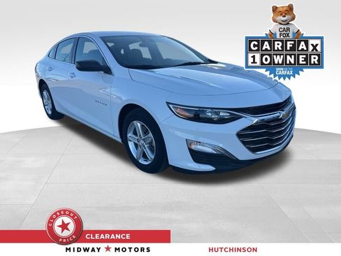 Used 2025 Chevrolet Malibu LS image 1