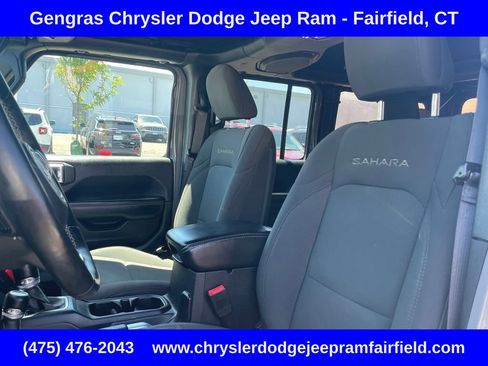 Used 2018 Jeep Wrangler Unlimited Sahara AWD/4WD image 43