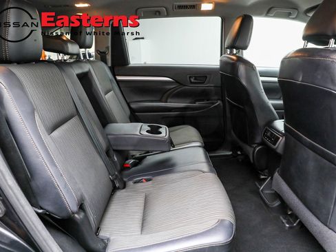 Used 2017 Toyota Highlander Plus image 34