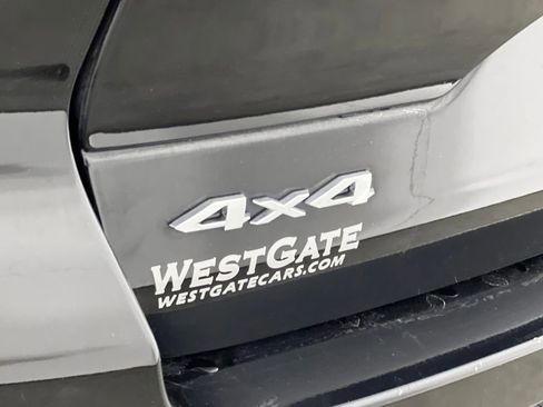 Used 2023 Jeep Grand Cherokee Laredo image 46