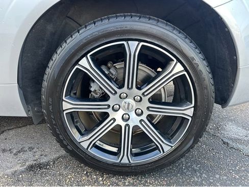 Used 2019 Volvo XC60 T6 Inscription w/ Protection Package Premier image 4