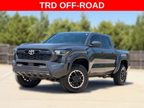 Used 2024 Toyota Tacoma TRD Sport AWD/4WD image 2