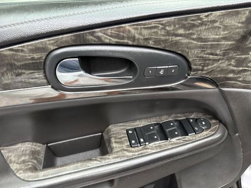 Used 2013 Buick Enclave Leather FWD image 17