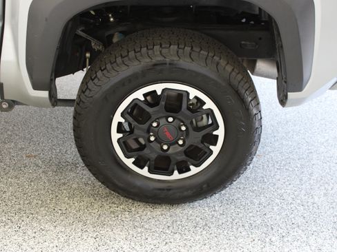 Used 2025 Toyota Tacoma TRD Off-Road AWD/4WD image 10