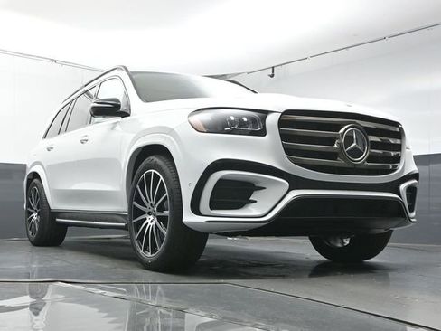 Used 2026 Mercedes-Benz GLS 450 4MATIC image 40