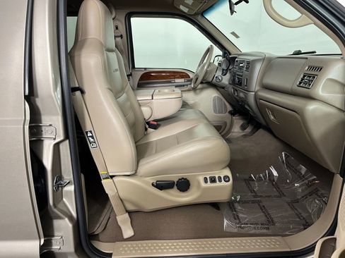 Used 2002 Ford F250 Lariat image 17