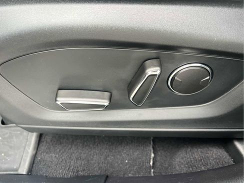 Used 2020 Ford Explorer Limited image 42