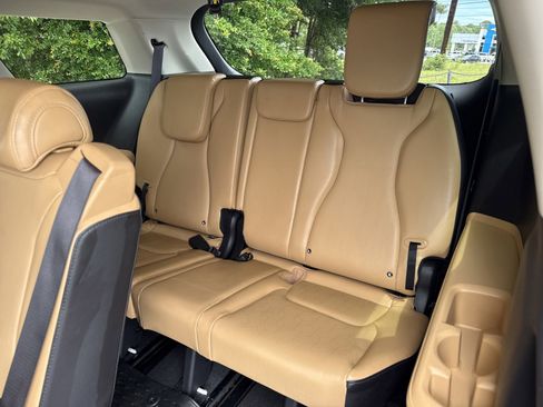Used 2024 Kia Carnival LX FWD image 15