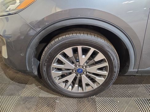 Used 2021 Ford Escape Titanium AWD/4WD image 18