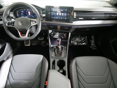 Used 2025 Volkswagen Jetta GLI Autobahn image 10