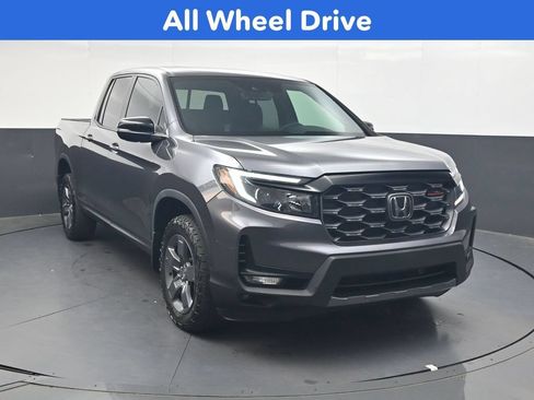 Used 2024 Honda Ridgeline TrailSport image 2