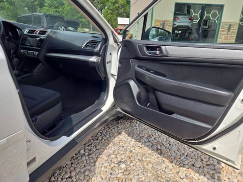 Used 2016 Subaru Outback 2.5i Premium AWD/4WD image 23