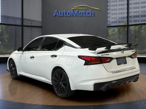 Used 2022 Nissan Altima 2.5 SR w/ Midnight Edition Package FWD image 9