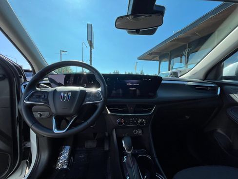 Used 2025 Buick Encore GX Preferred FWD image 34