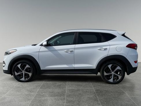 Used 2016 Hyundai Tucson Sport image 2