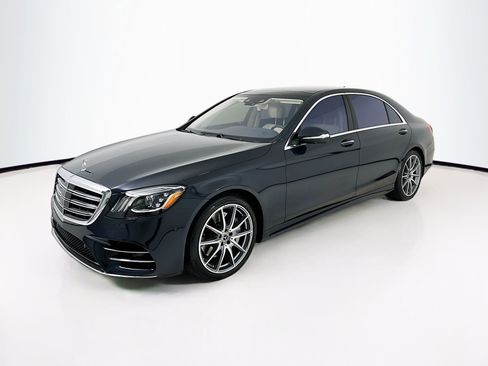 Used 2020 Mercedes-Benz S 560 Sedan image 3
