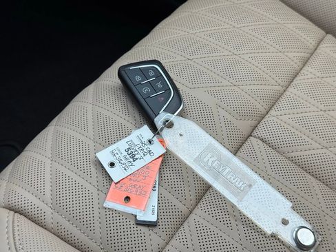 New 2025 Cadillac Lyriq Luxury image 33