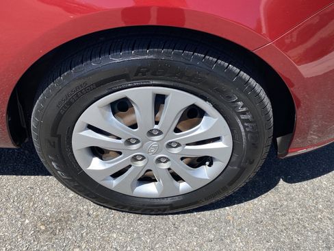 Used 2010 Kia Forte EX FWD image 29