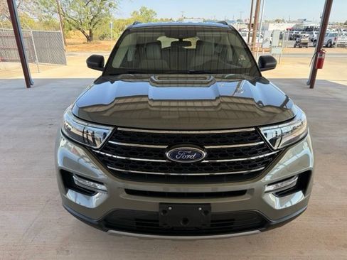 Used 2020 Ford Explorer XLT w/ Equipment Group 202A RWD image 2