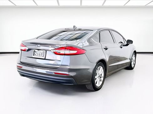 Used 2020 Ford Fusion SE FWD image 4