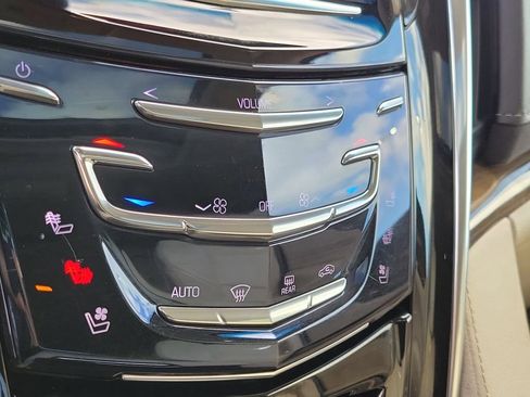 Used 2019 Cadillac Escalade Luxury image 34