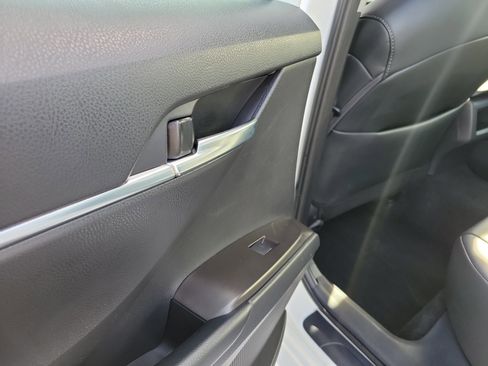 Used 2024 Toyota Camry SE image 13