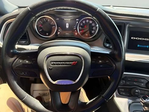 Used 2021 Dodge Challenger SXT w/ Driver Convenience Group RWD image 9