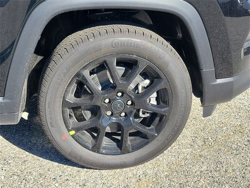 New 2026 Jeep Compass Latitude image 5