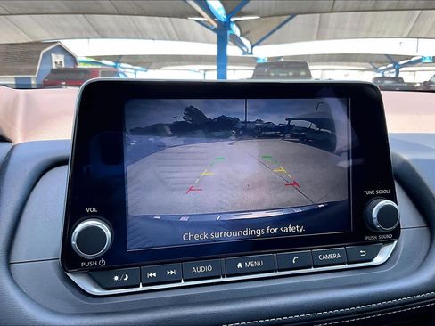 Used 2023 Nissan Rogue SV w/ SV Premium B Package image 27