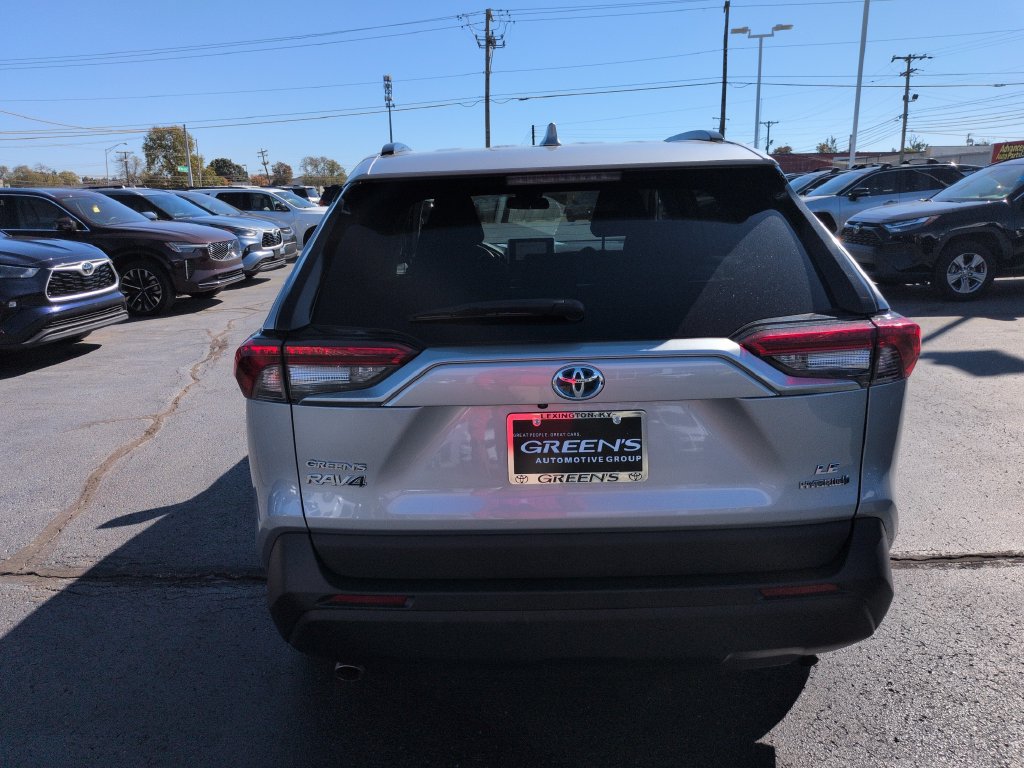 Certified 2024 Toyota RAV4 LE AWD/4WD image 4