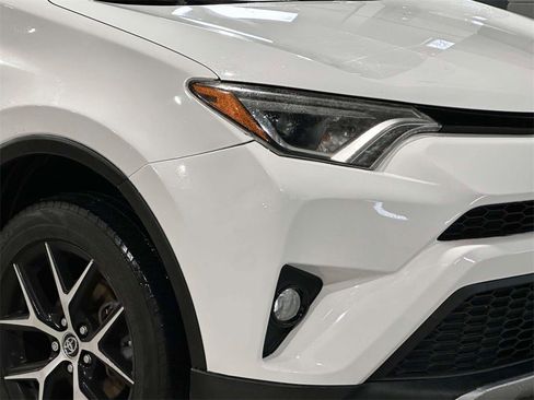 Used 2016 Toyota RAV4 SE image 8