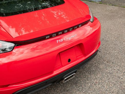 Used 2025 Porsche 718 Cayman image 15