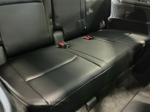 Used 2024 Nissan Pathfinder Platinum AWD/4WD image 24