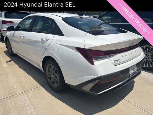Certified 2024 Hyundai Elantra SEL FWD image 2