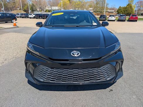 Used 2025 Toyota Camry SE w/ Convenience Package FWD image 9