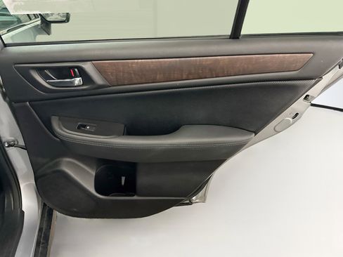 Used 2016 Subaru Outback 2.5i Limited AWD/4WD image 31