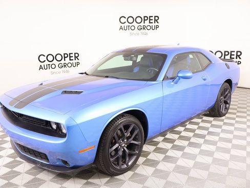 Used 2023 Dodge Challenger SXT w/ Blacktop Package image 9