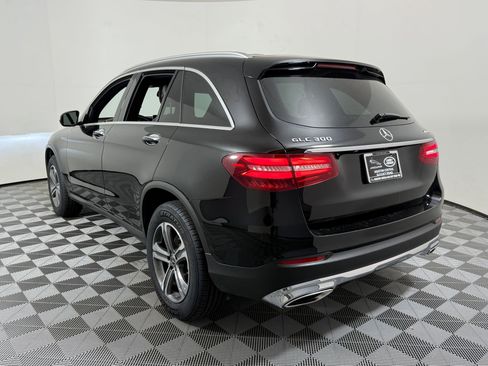 Used 2018 Mercedes-Benz GLC 300 4MATIC image 3