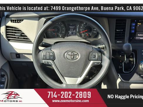 Used 2015 Toyota Sienna LE FWD image 43