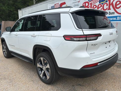 New 2026 Jeep Grand Cherokee L Limited w/ Luxury Tech Group II AWD/4WD image 8