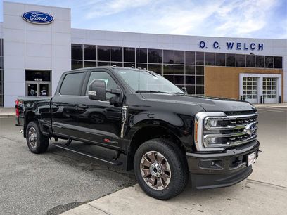 New 2025 Ford F350 King Ranch w/ FX4 Off-Road Package