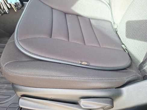 Used 2019 Jeep Cherokee Latitude w/ Popular Appearance Group image 16