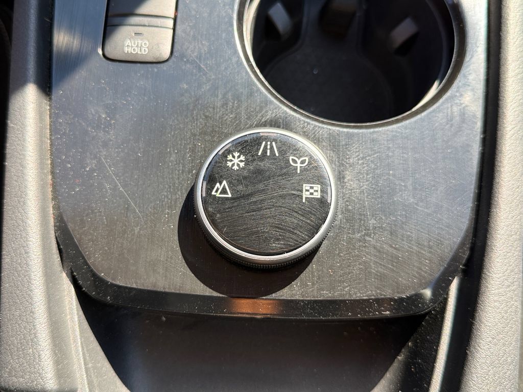 Used 2025 Nissan Rogue SV AWD/4WD image 46
