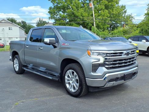 Used 2024 Chevrolet Silverado 1500 LTZ w/ Z71 Off-Road Package AWD/4WD image 5