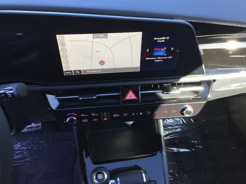 New 2025 Kia Niro EX Touring image 15