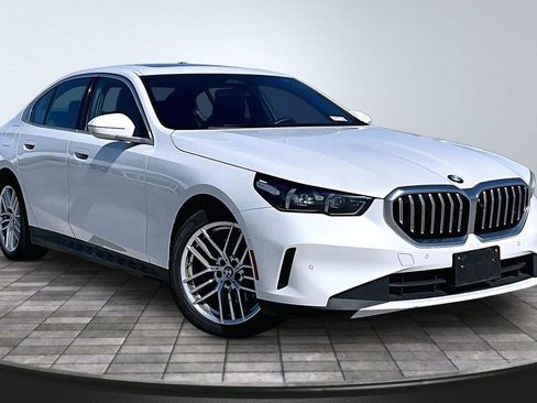 Used 2024 BMW 530i RWD image 37