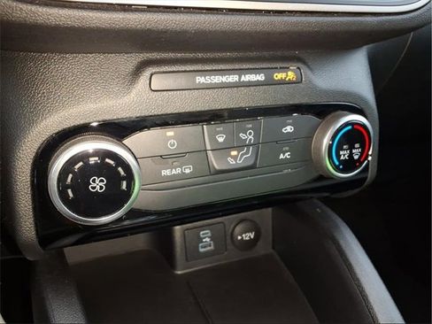 Used 2022 Ford Escape SE image 20